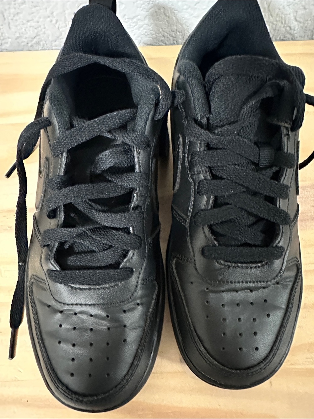 Big kids Nike Air force  Black Leather Low-Top Sneakers